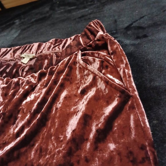 super soft! burgundy pants with pockets - Picture 7 of 8